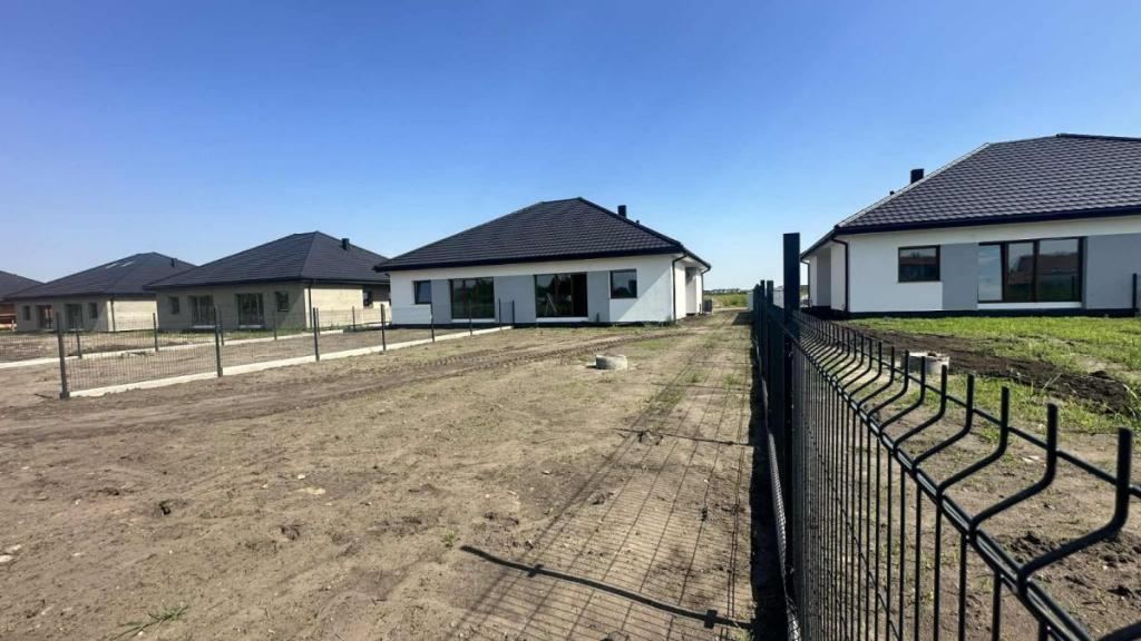 duża działka , 4 pokoje, porterówka - zdjęcie 5