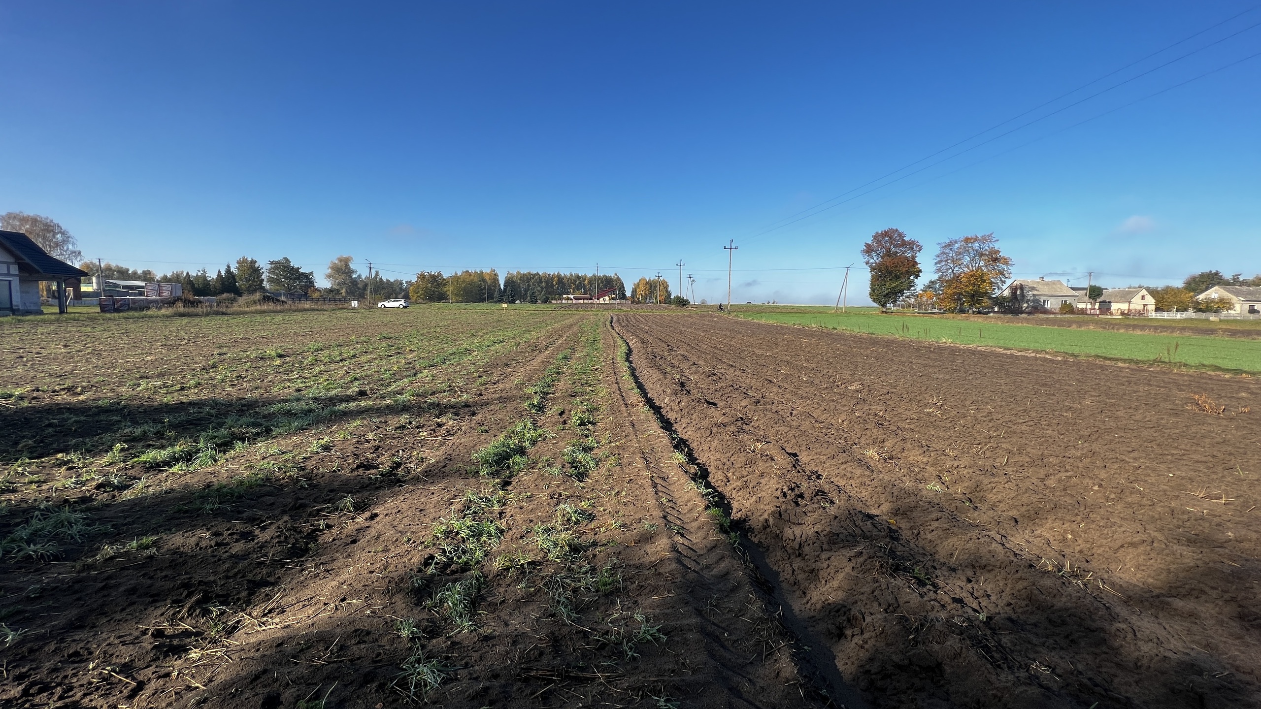 Działka 1,4 ha 4400 m2 pod budownictwo mieszkaniowe - zdjęcie 3