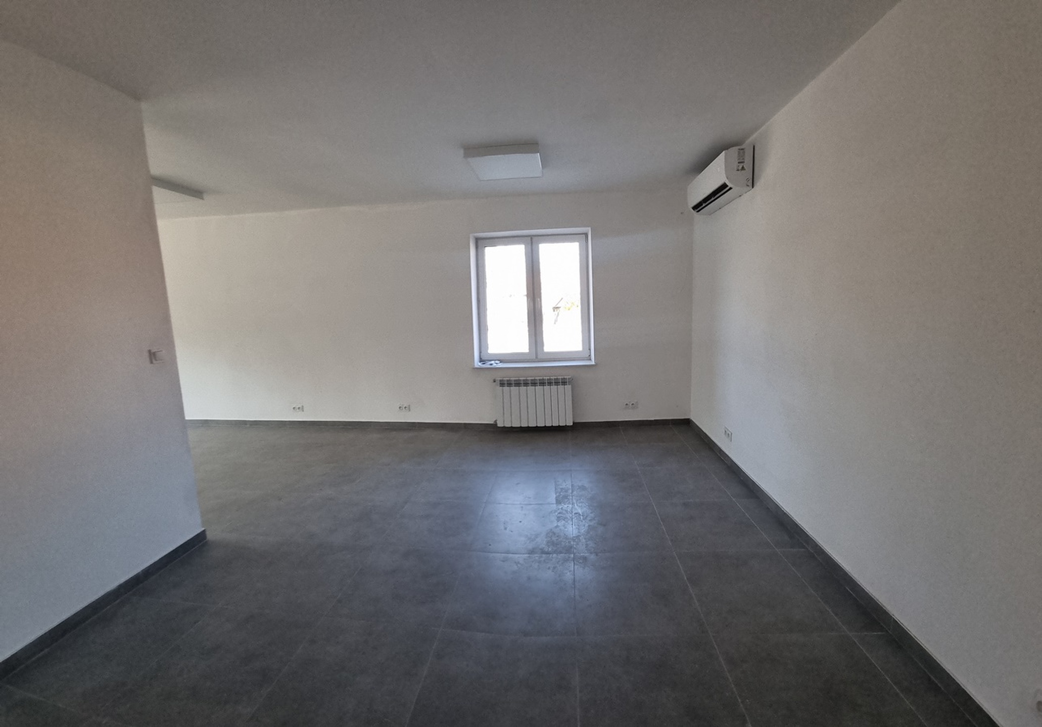 Lokale usługowo-handlowe 200 m2, parkingna 10 samochodów - zdjęcie 3