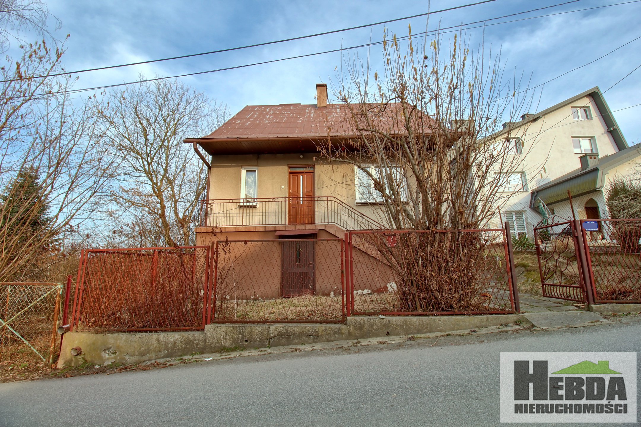 CIĘŻKOWICE !!! DOM DLA MAŁEJ RODZINY !!! CENTRUM !!! - zdjęcie 2