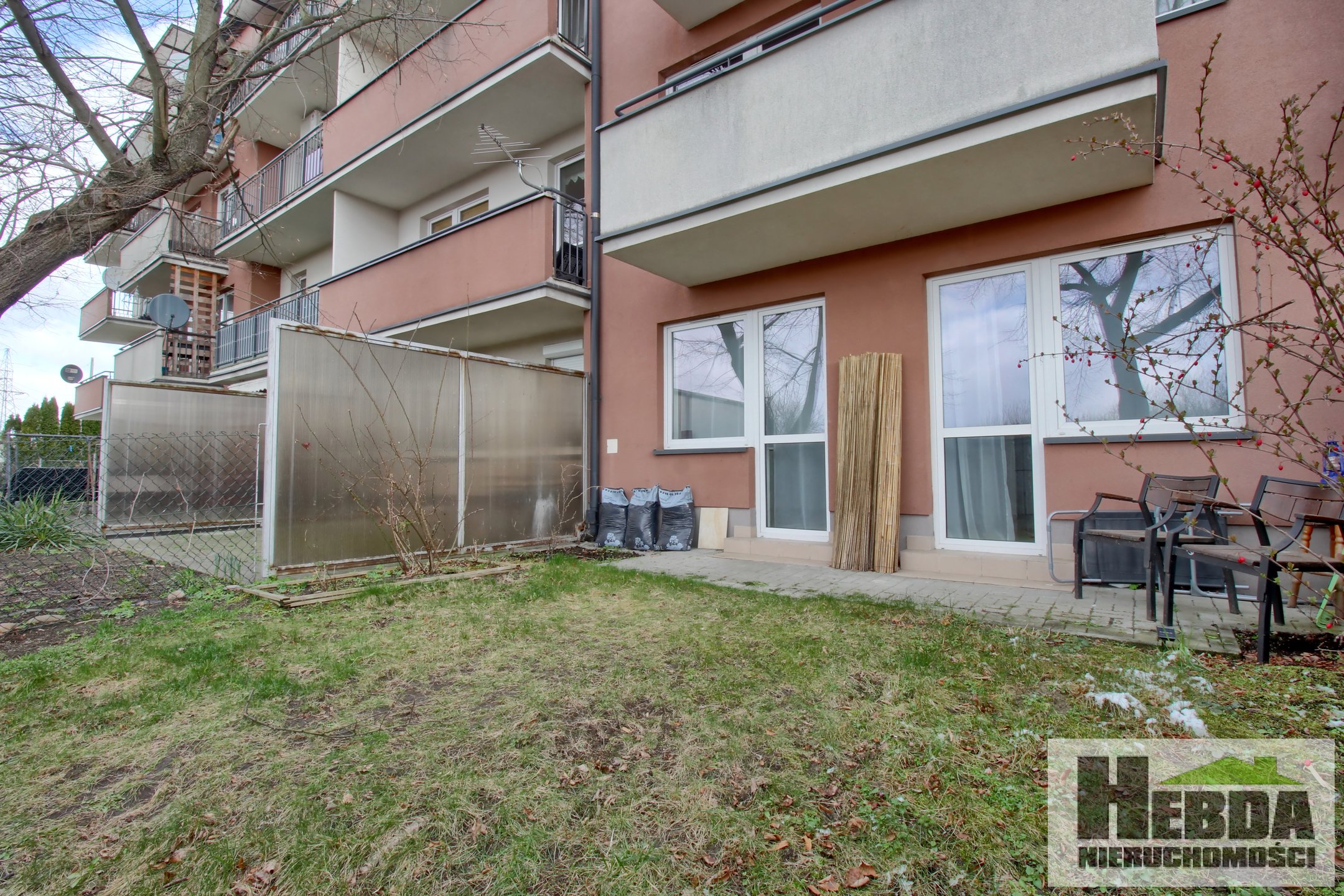 DWUPOKOJOWY LOKAL MIESZKALNY Z OGRÓDKIEM !!! ZAMKNIETE OSIEDLE !!! - zdjęcie 7