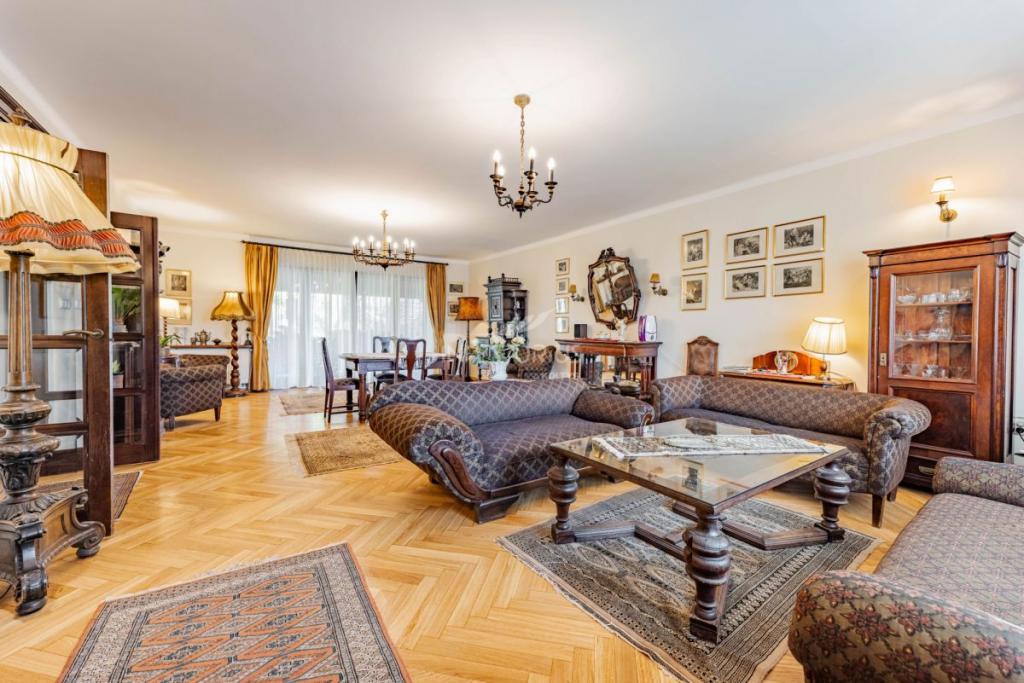 Dom 380m2/Super okolica/BIAŁOŁĘKA/Ogródek/Garaż - zdjęcie 2