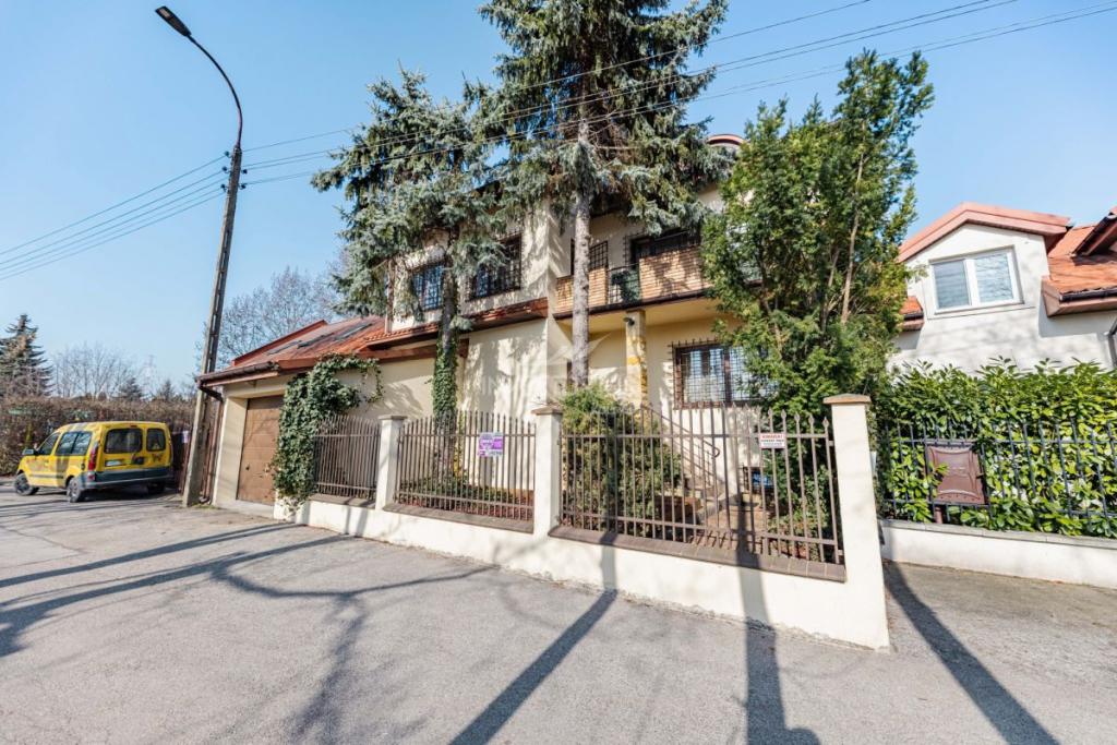 Dom 380m2/Super okolica/BIAŁOŁĘKA/Ogródek/Garaż - zdjęcie 1