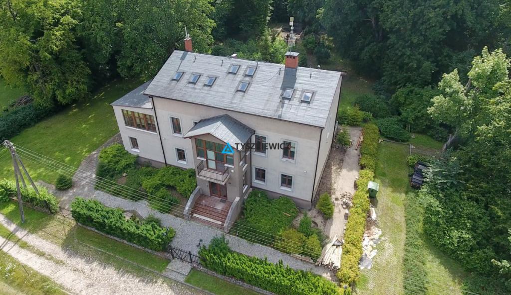 Obiekt historyczny nad rzeką Radunią w Bielkowie - zdjęcie 1
