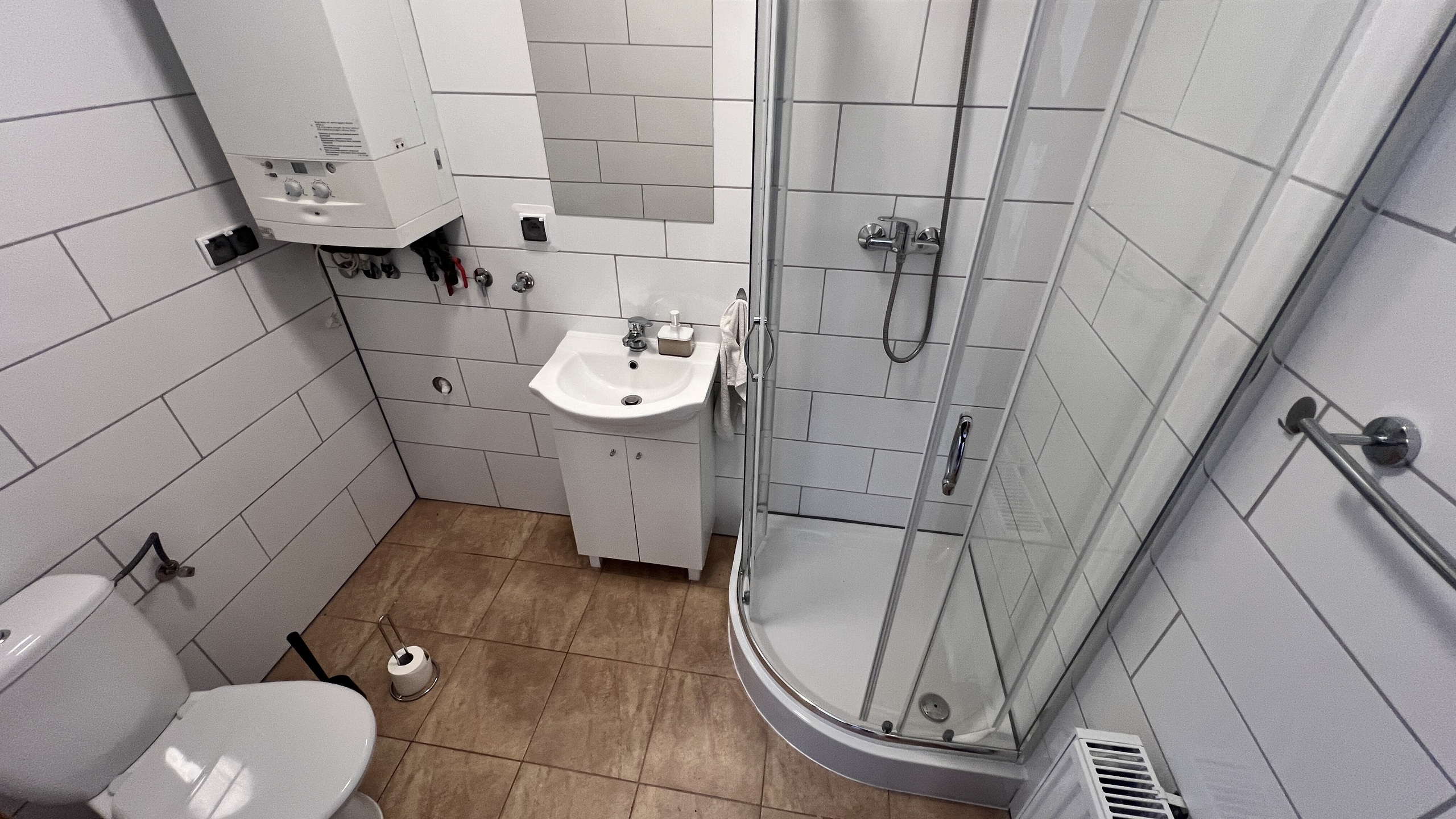 Skrajny segment szeregowca w otulinie lasów - zdjęcie 8