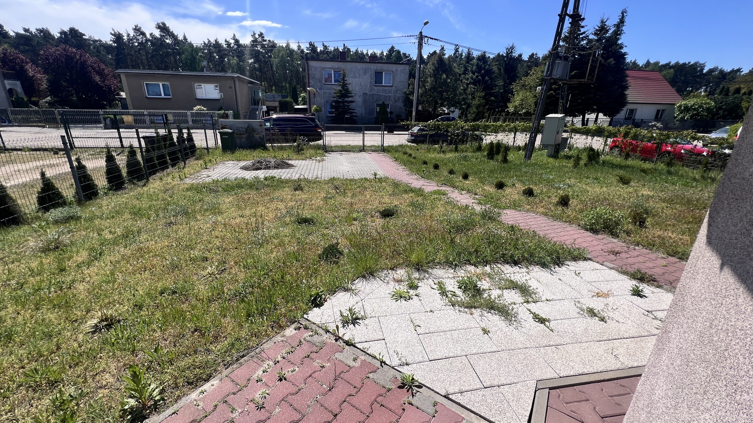 Skrajny segment szeregowca w otulinie lasów - zdjęcie 9