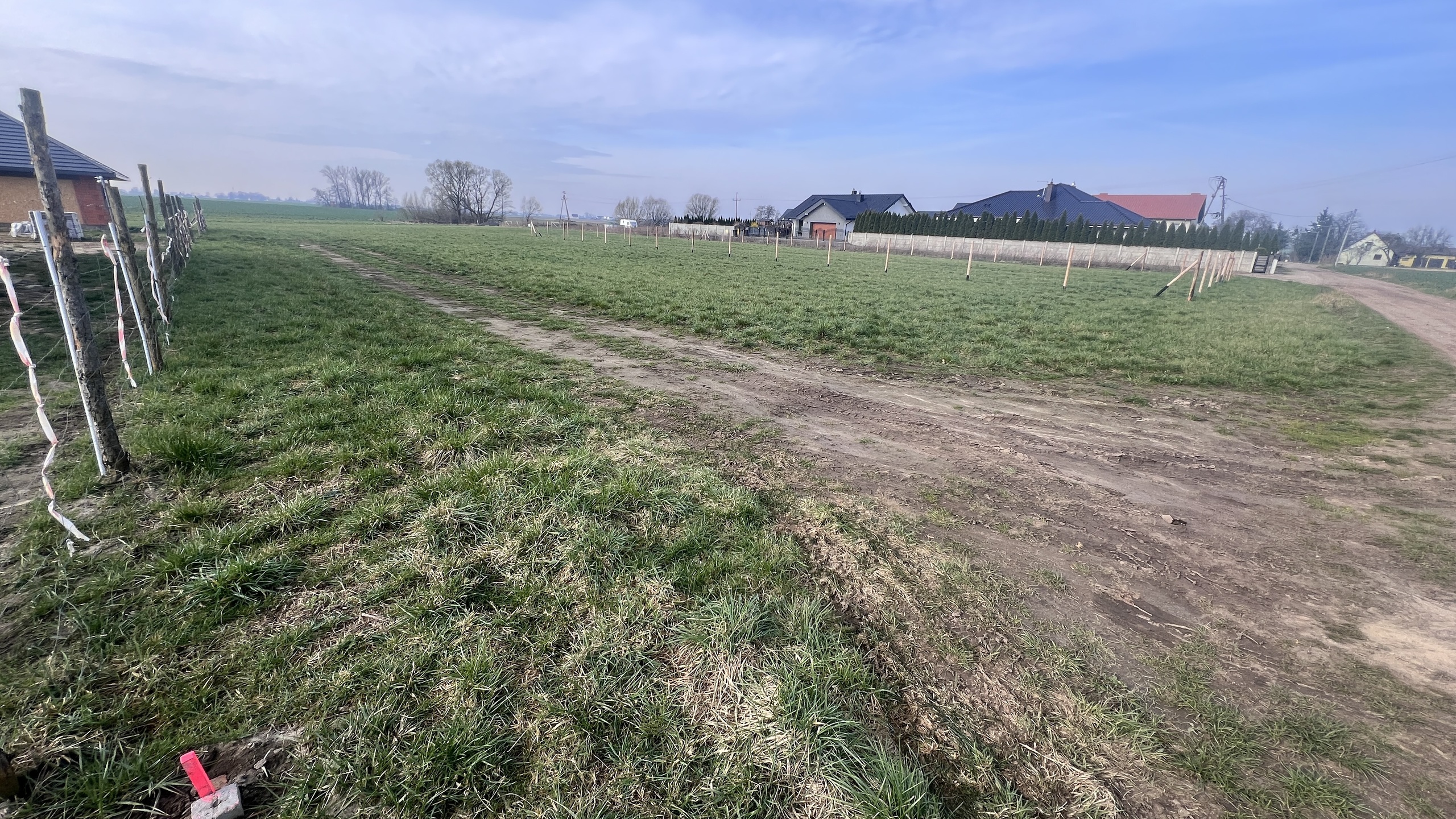 Działka budowlana w spokojnej okolicy - zdjęcie 14