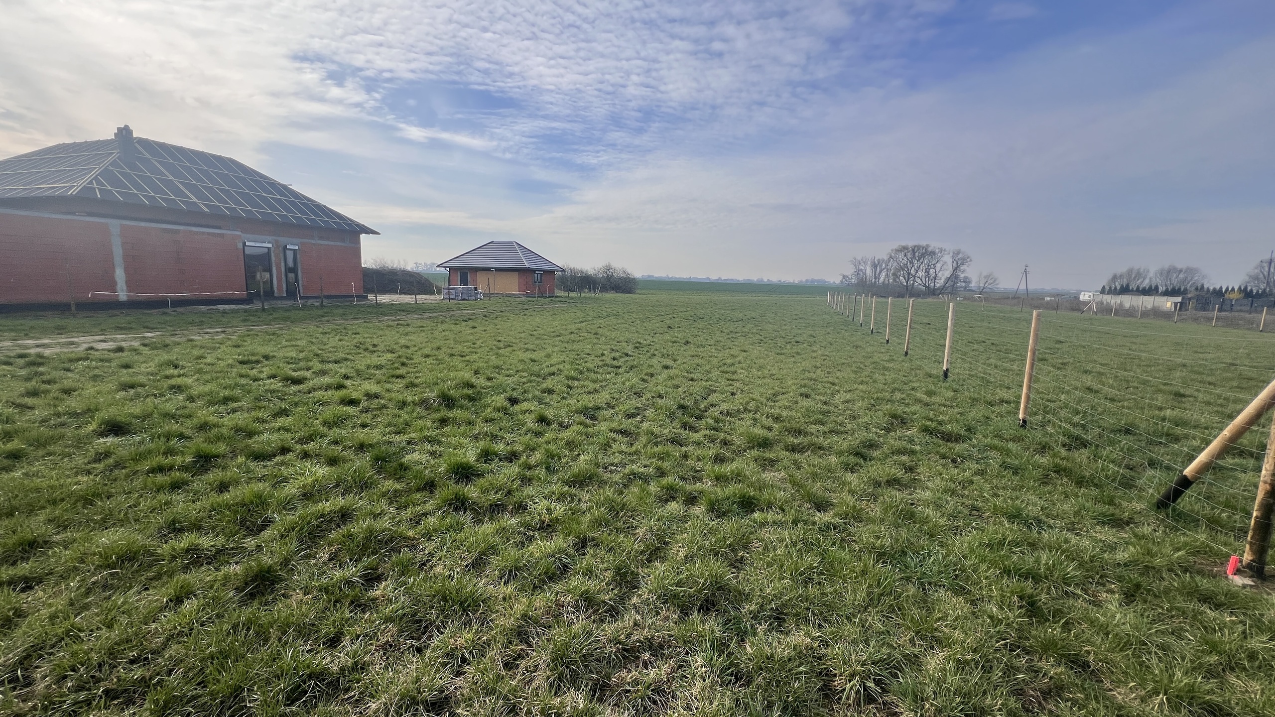 Działka budowlana w spokojnej okolicy - zdjęcie 2