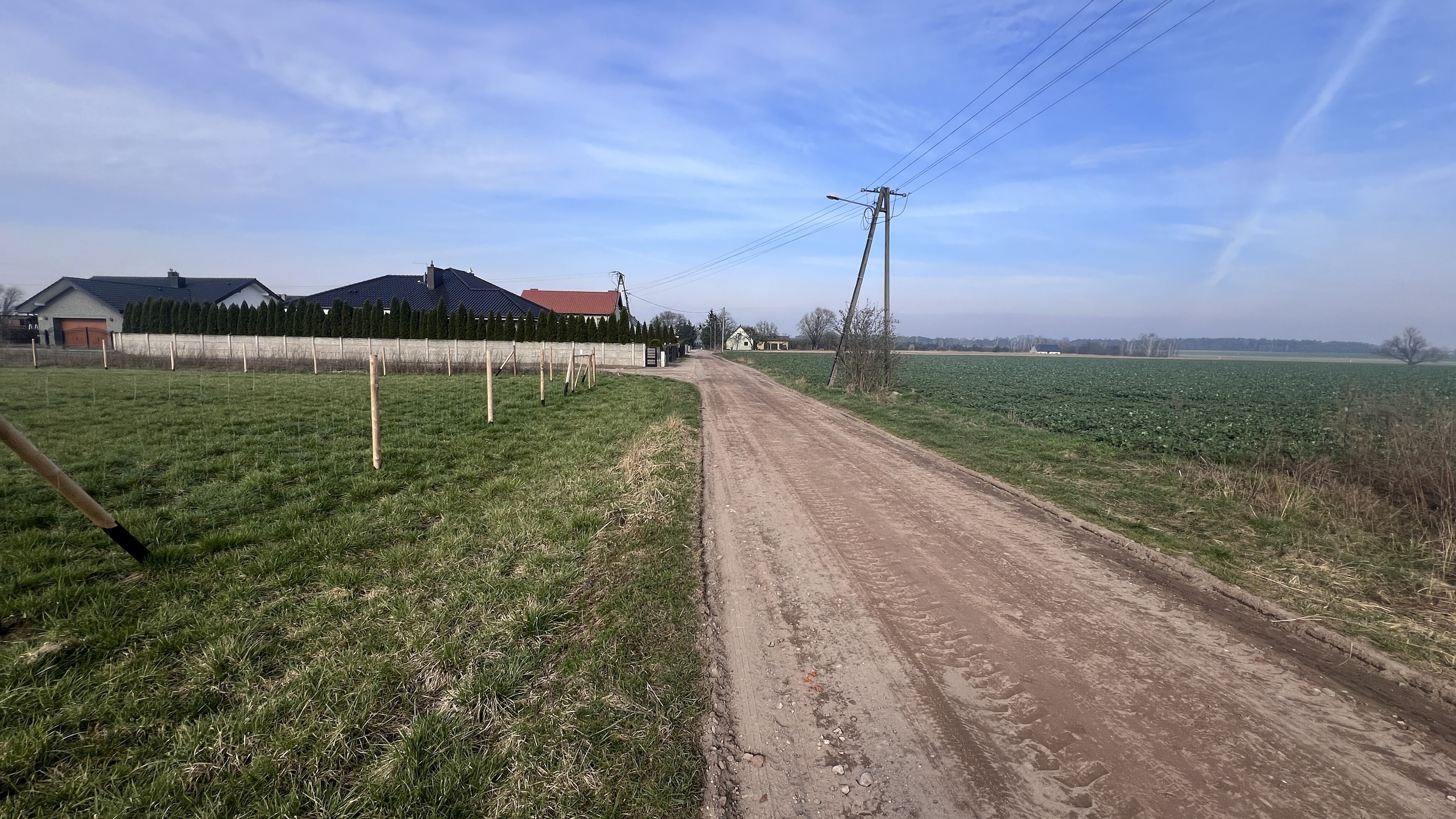 Działka budowlana w spokojnej okolicy - zdjęcie 5