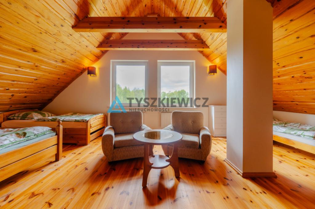 Posiadłość z dużą działką przy linii brzegowej - zdjęcie 13