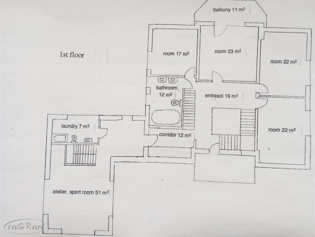 Wolnosojąca, duża rezydencja, 10 pokoi, dwa garaże - zdjęcie 13