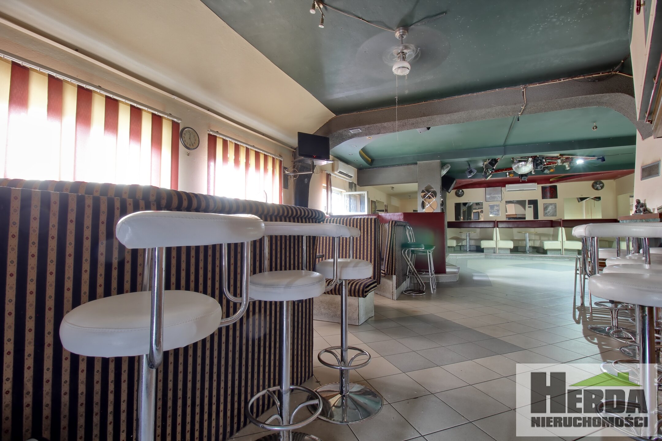 Wyjątkowa nieruchomość w Tarnowie - dom w zabudowie bliźniaczej z legendarnym lokalem usługowym "Meksyk" - zdjęcie 15