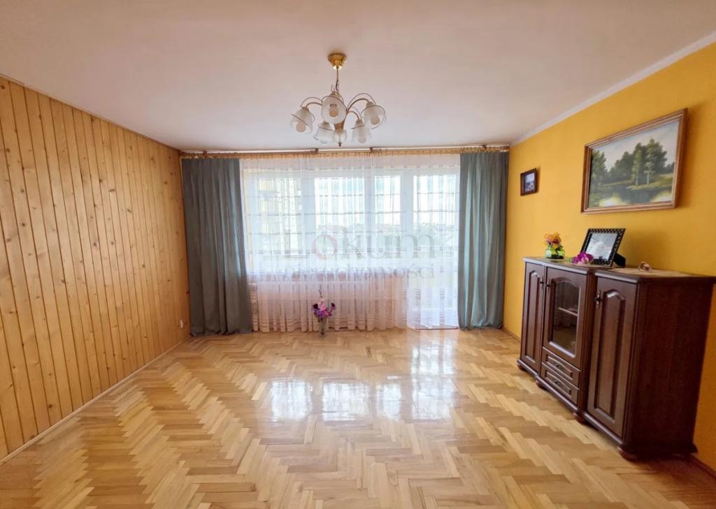 Bemowo - trzy pokoje obok stacji metra Ratusz - zdjęcie 1