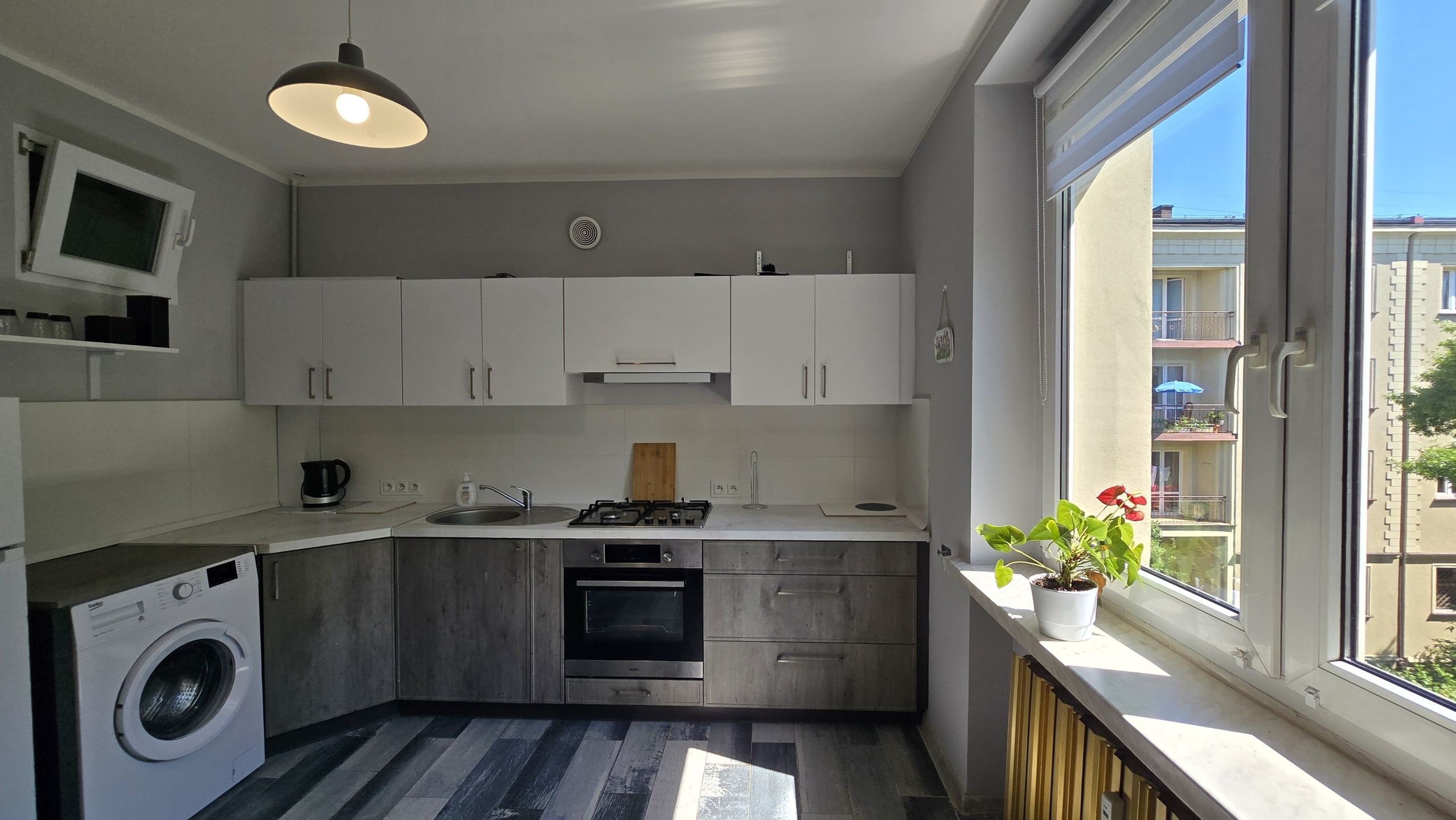 Przestronna kawalerka do sprzedaży w niskim bloku na Koszutce! - zdjęcie 3