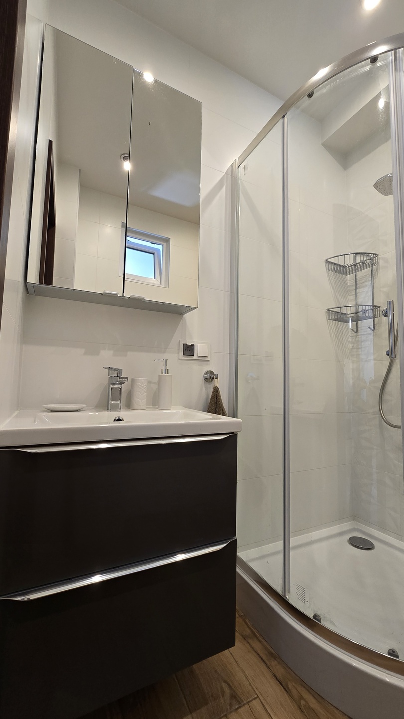 Przestronna kawalerka do sprzedaży w niskim bloku na Koszutce! - zdjęcie 12