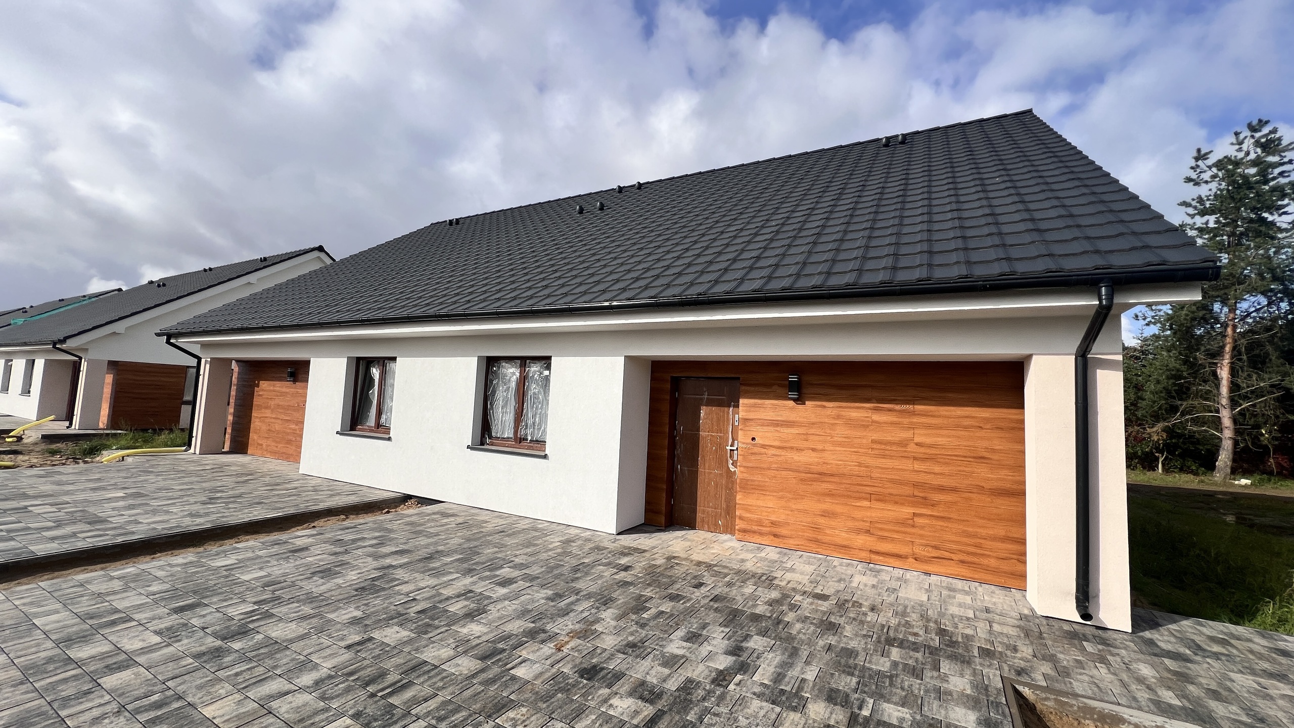 Nowe kameralne osiedle domów jednorodzinnych 2 km od Śremu - zdjęcie 2