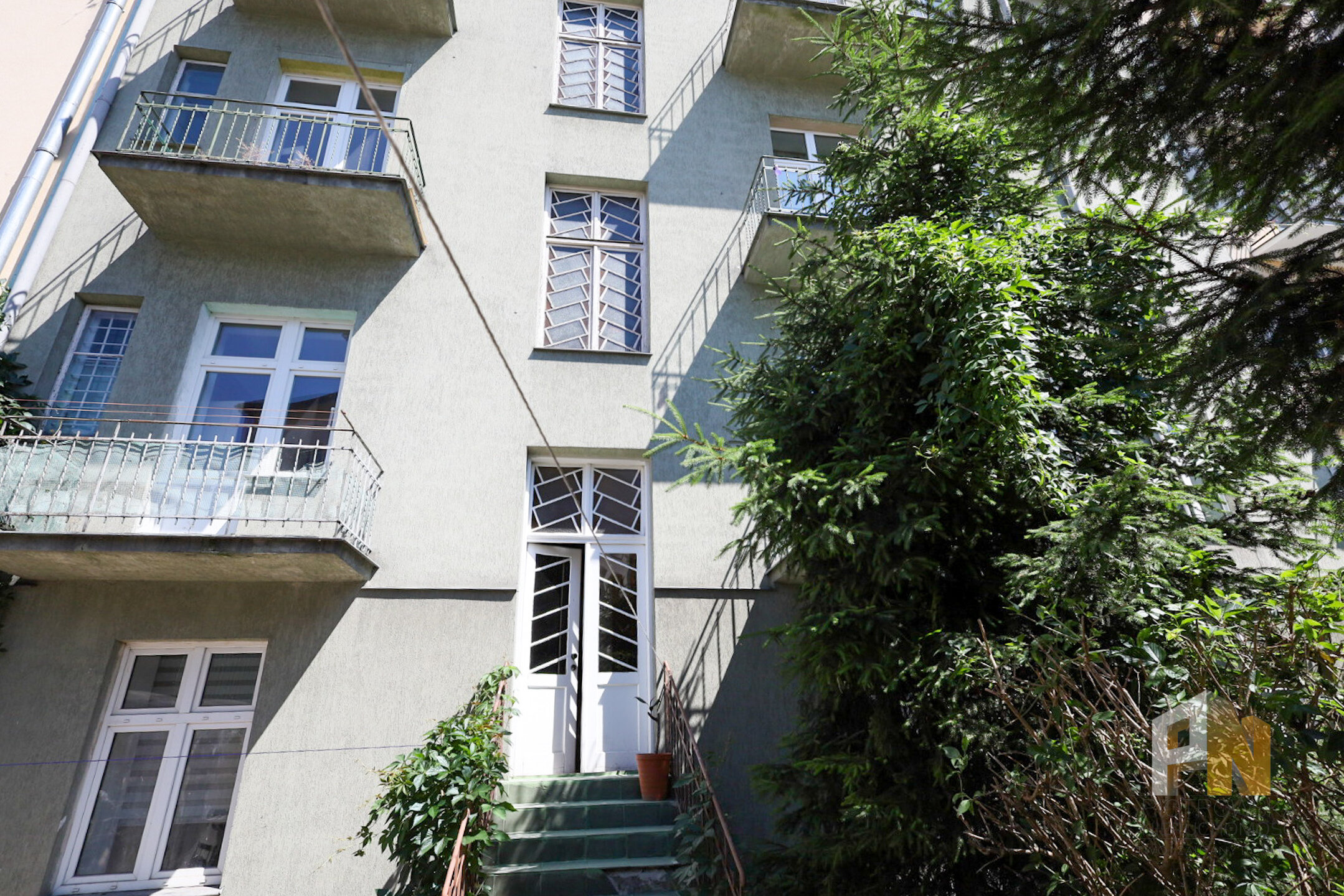 Kamienica w centrum miasta - zdjęcie 2