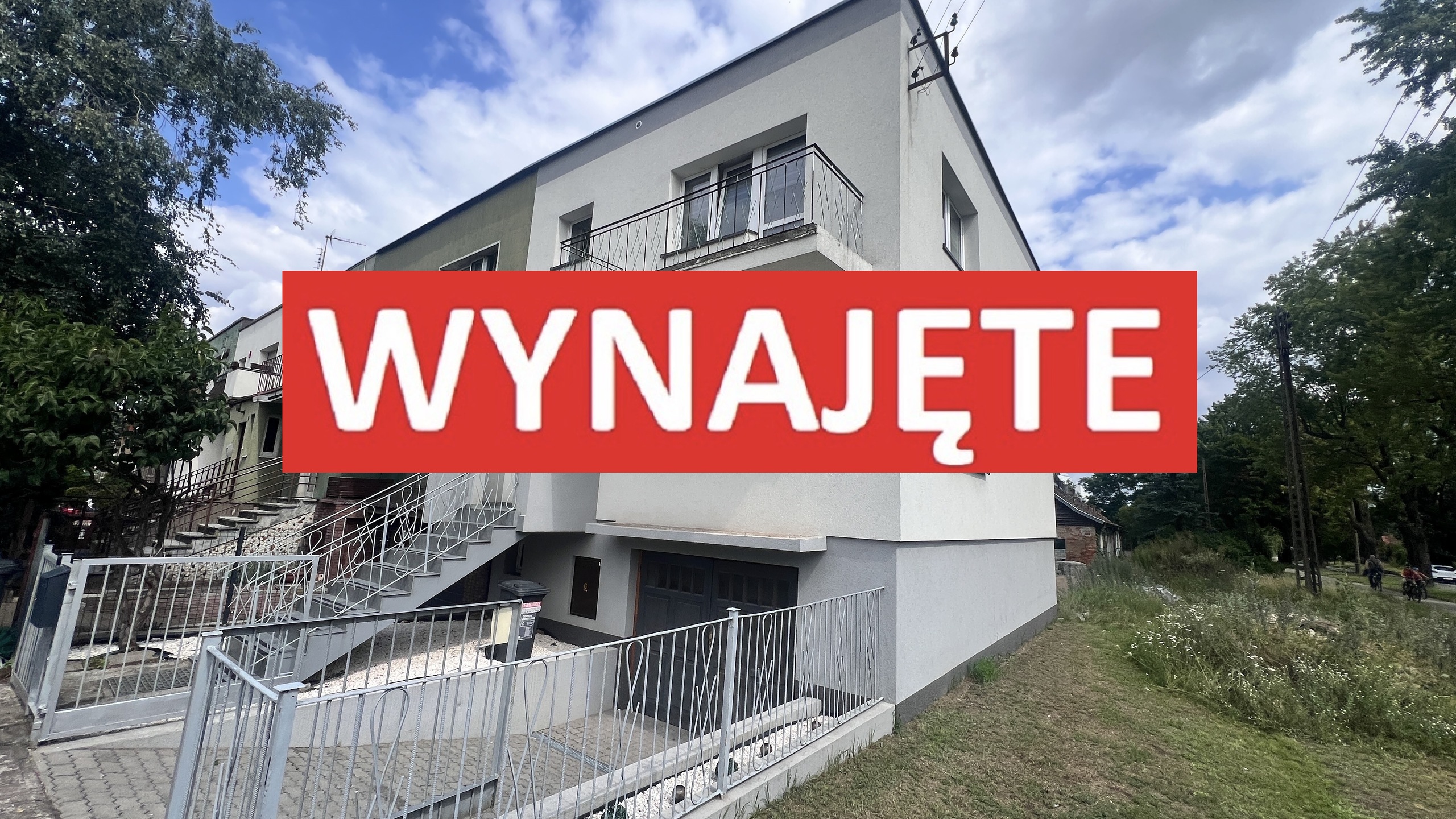 Dom po generalnym remoncie w widocznym miejscu - zdjęcie 1