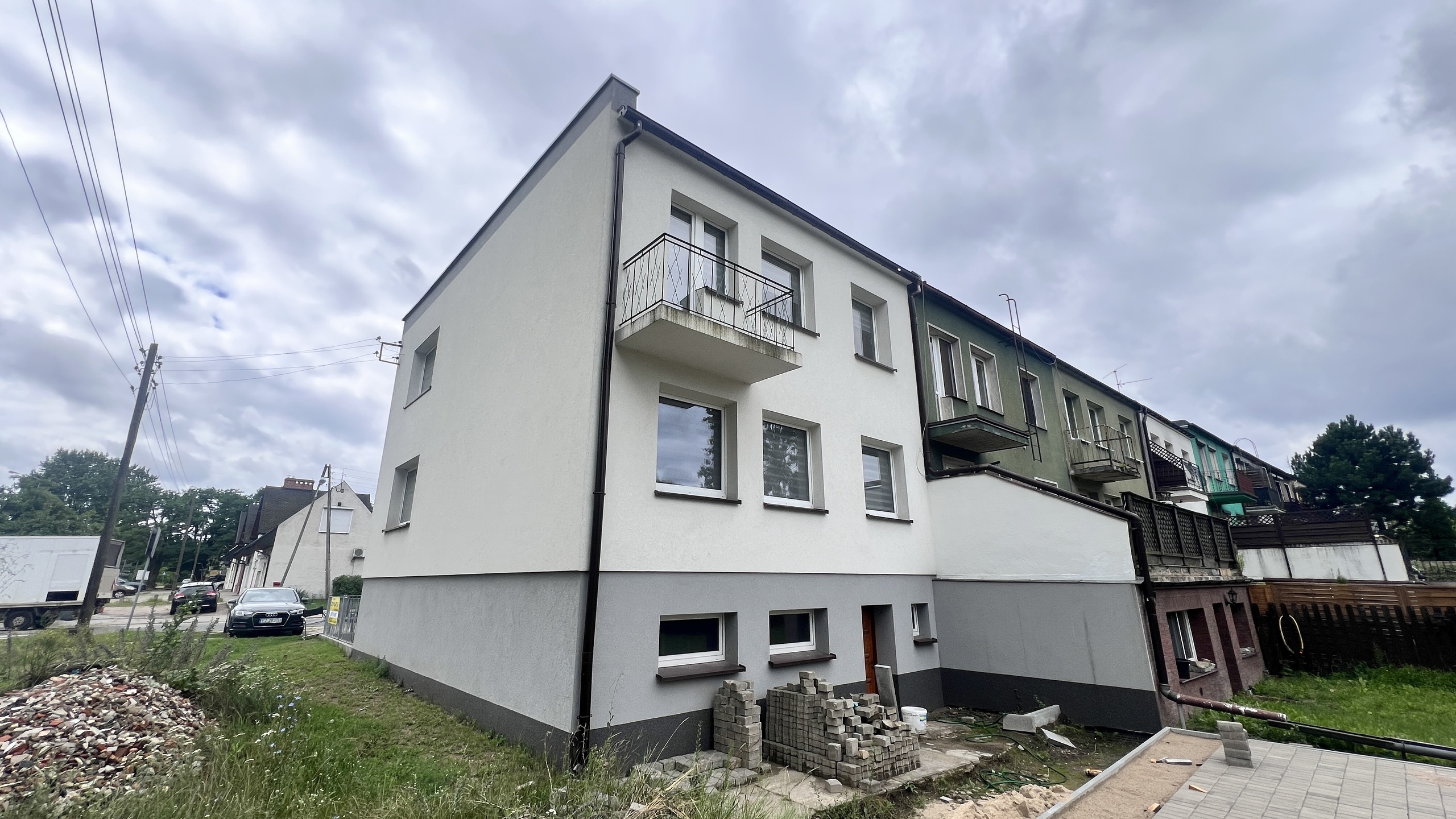 Dom po generalnym remoncie w widocznym miejscu - zdjęcie 20