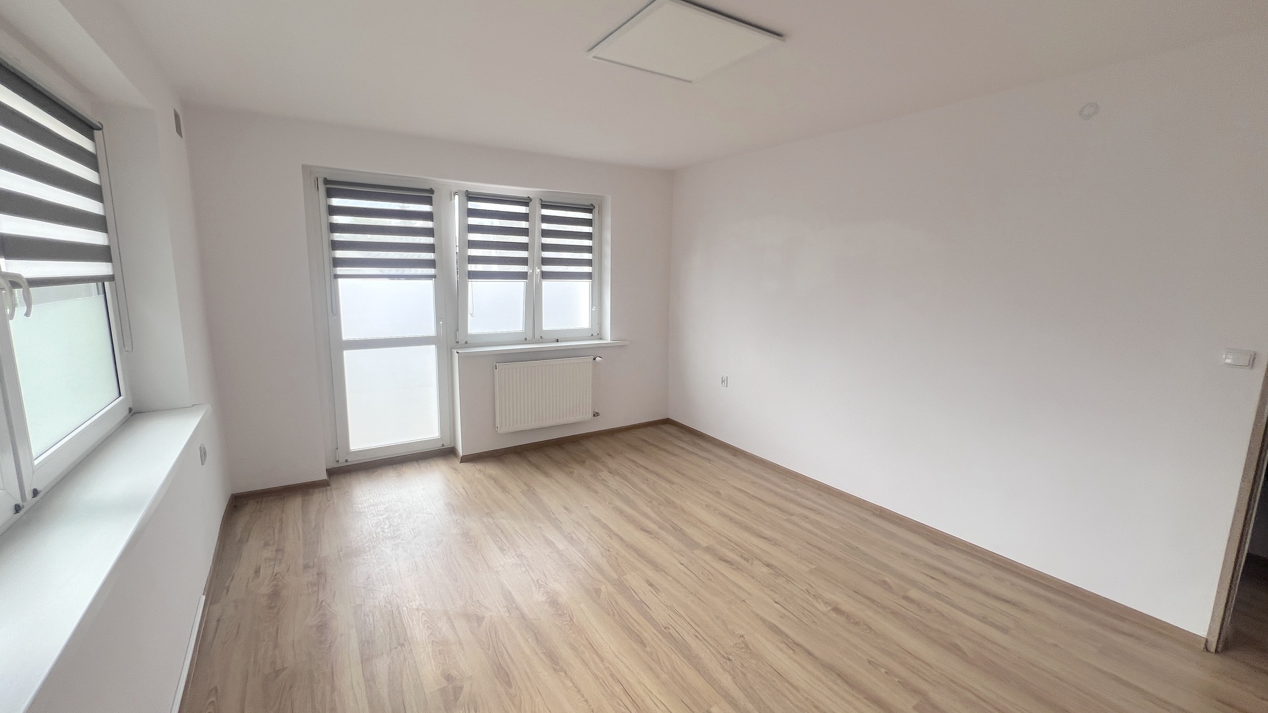 Dom po generalnym remoncie w widocznym miejscu - zdjęcie 9