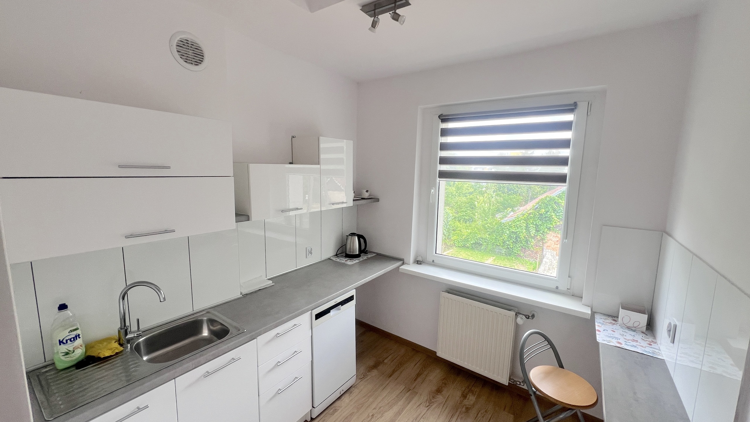 Dom po generalnym remoncie w widocznym miejscu - zdjęcie 12