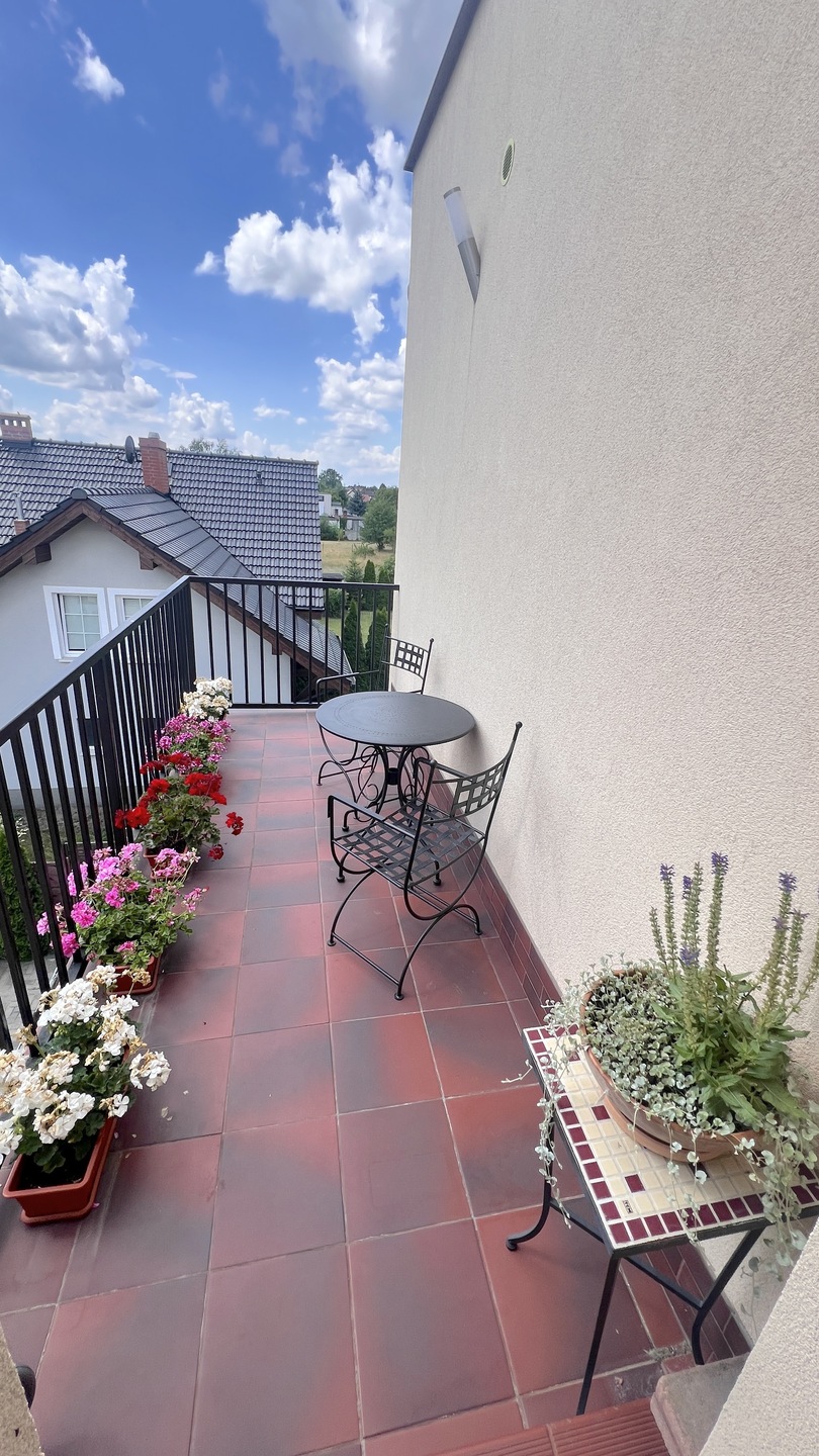 Przestronny dom w doskonałej lokalizacji z potencjałem inwestycyjnym - zdjęcie 16