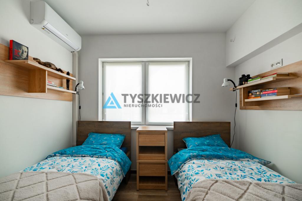 Dwupoziomowy lokal z tarasem nad morzem - zdjęcie 15