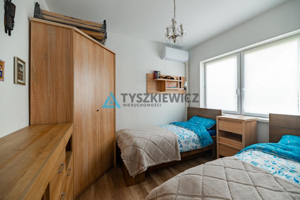 Dwupoziomowy lokal z tarasem nad morzem - zdjęcie 14