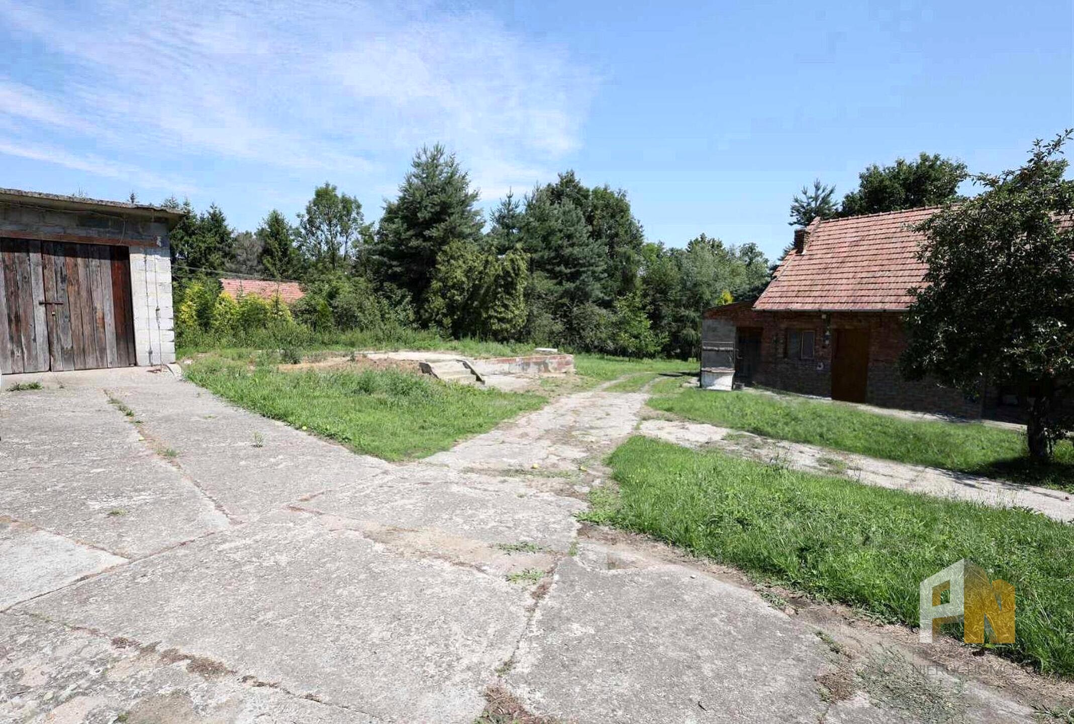 Dom z zabudowaniami i 70 arów działki - zdjęcie 2