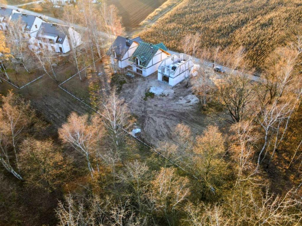 piękny dom w lesie, garaż , blisko PKP - zdjęcie 14