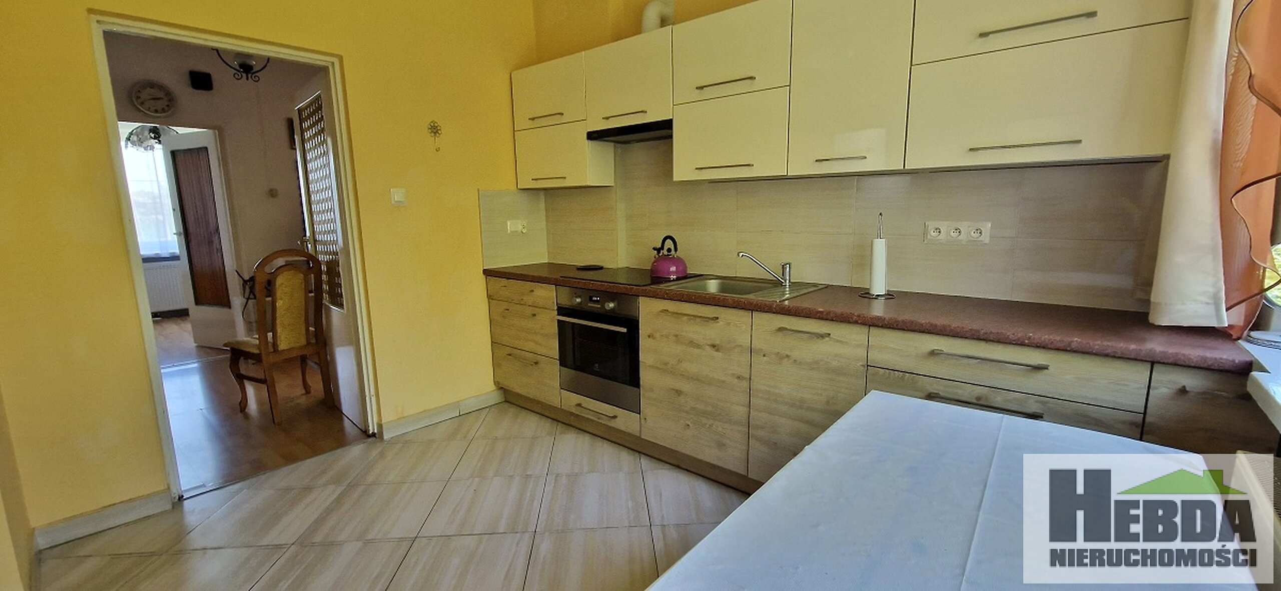 ŁĘKAWICA - SKRZYSZÓW  DOM W BIAŁYCH ELEWACJACH  ( dwa odrebne mieszkania) - zdjęcie 4