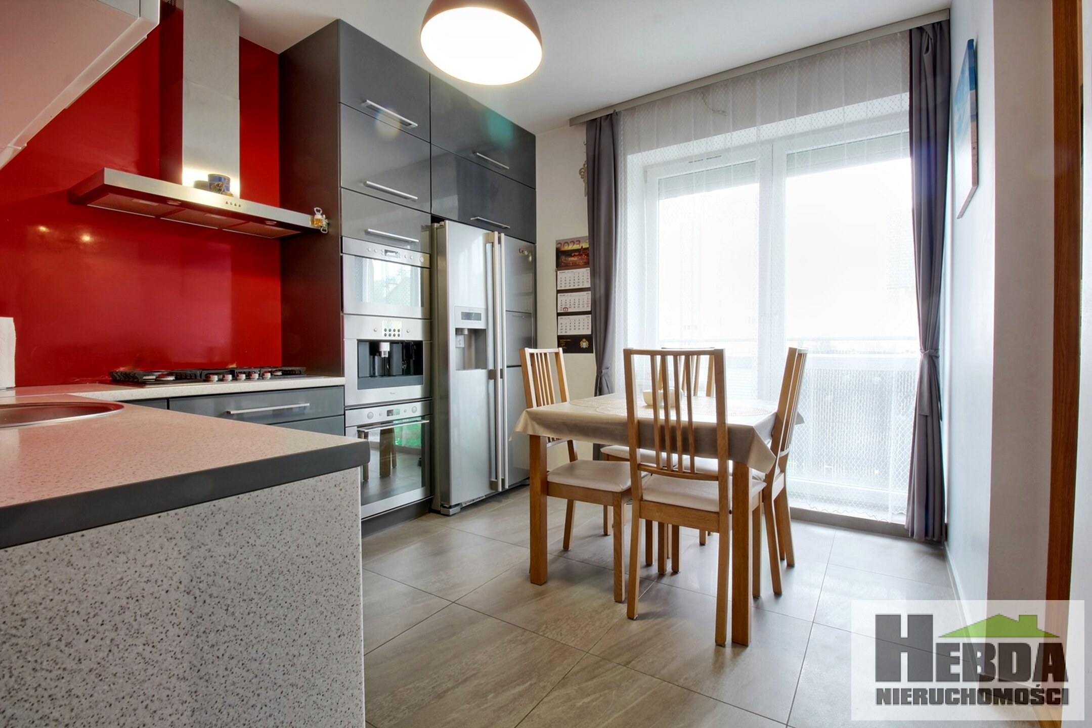 Zamknięte osiedle !!! 2 pokoje !!! Garaż !!! - zdjęcie 3