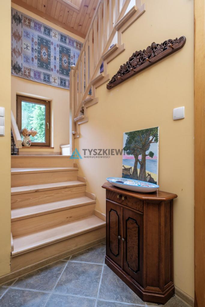Urokliwy dom w Porąbie z własnym stawem - zdjęcie 23