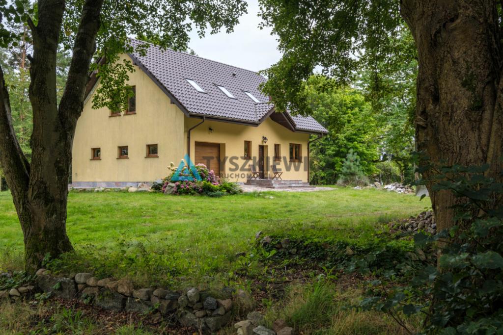 Urokliwy dom w Porąbie z własnym stawem - zdjęcie 8