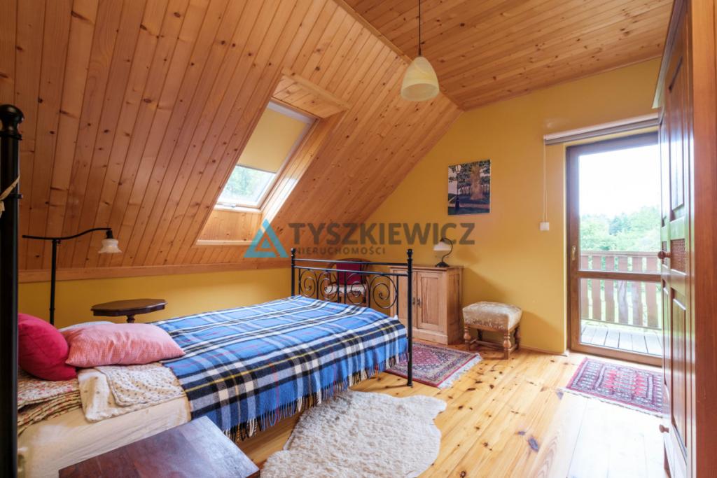 Urokliwy dom w Porąbie z własnym stawem - zdjęcie 19