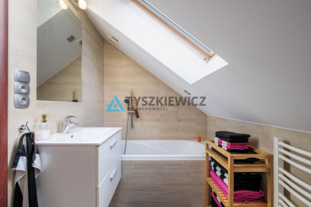 Wyjątkowy dom o designerskiej przestrzeni - Luzino - zdjęcie 10