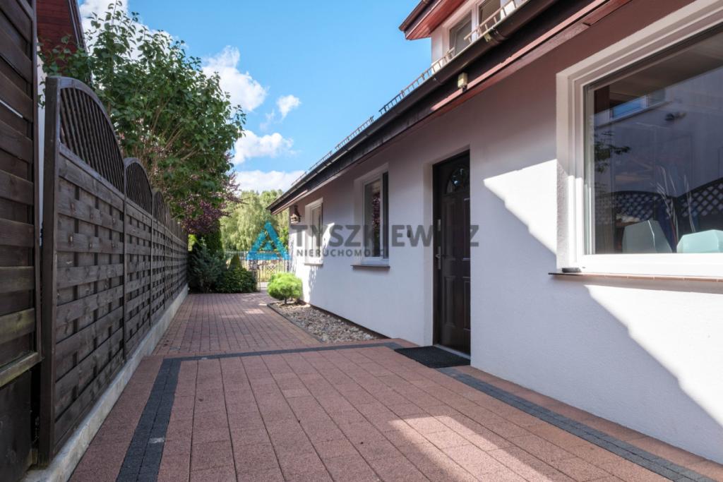 Wyjątkowy dom o designerskiej przestrzeni - Luzino - zdjęcie 29