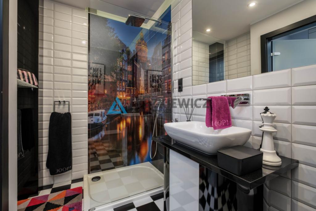 Wyjątkowy dom o designerskiej przestrzeni - Luzino - zdjęcie 7