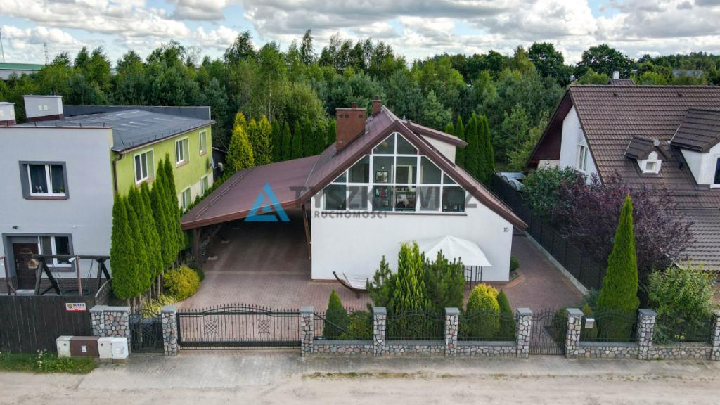 Wyjątkowy dom o designerskiej przestrzeni - Luzino - zdjęcie 14