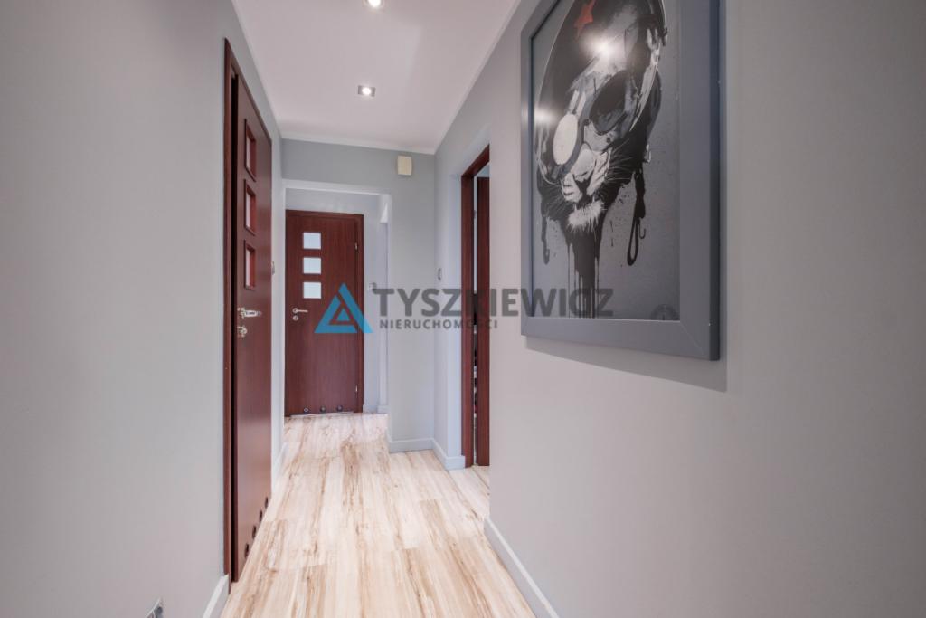 Wyjątkowy dom o designerskiej przestrzeni - Luzino - zdjęcie 11