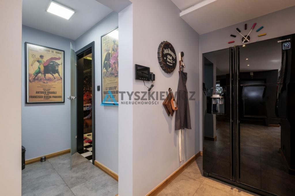 Wyjątkowy dom o designerskiej przestrzeni - Luzino - zdjęcie 22