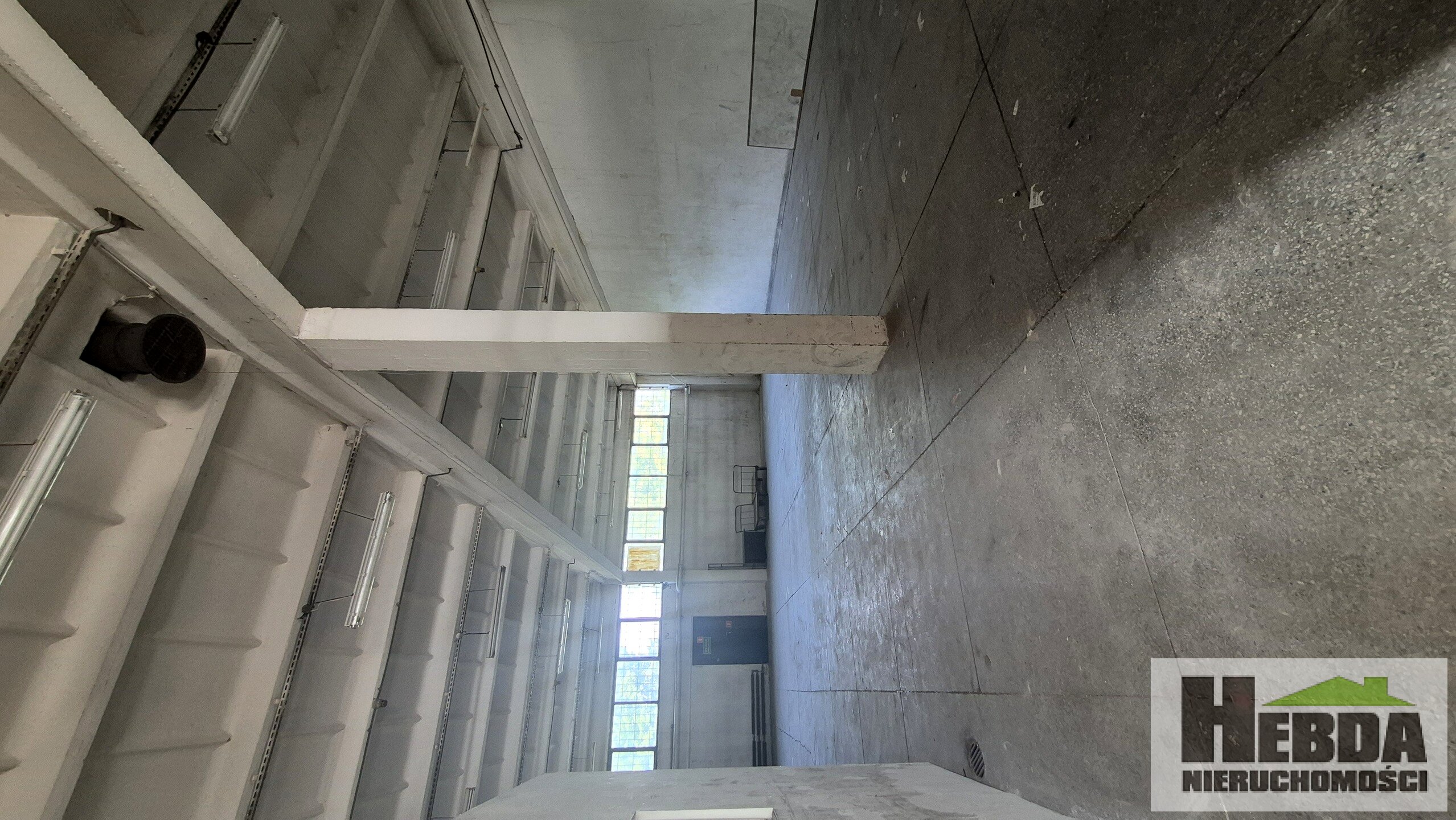 Tarnów , Chyszów, murowana HALA 340 m2 - zdjęcie 2