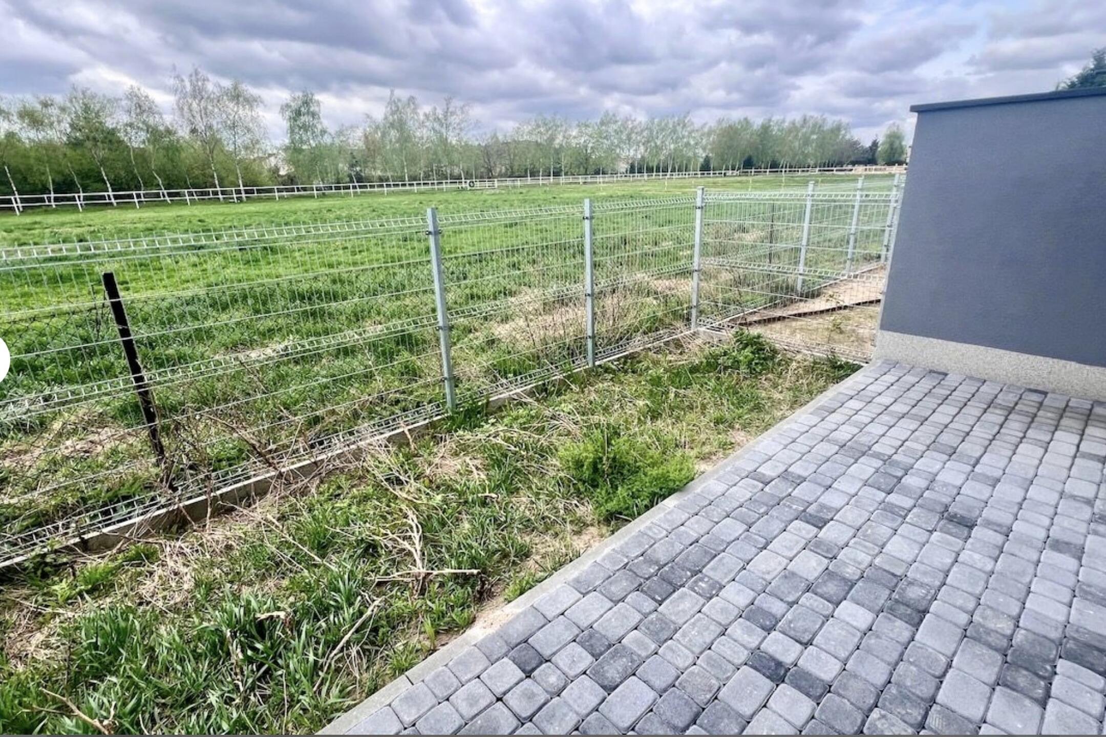 Srodkowy segment szeregowca w Komornikach - zdjęcie 9