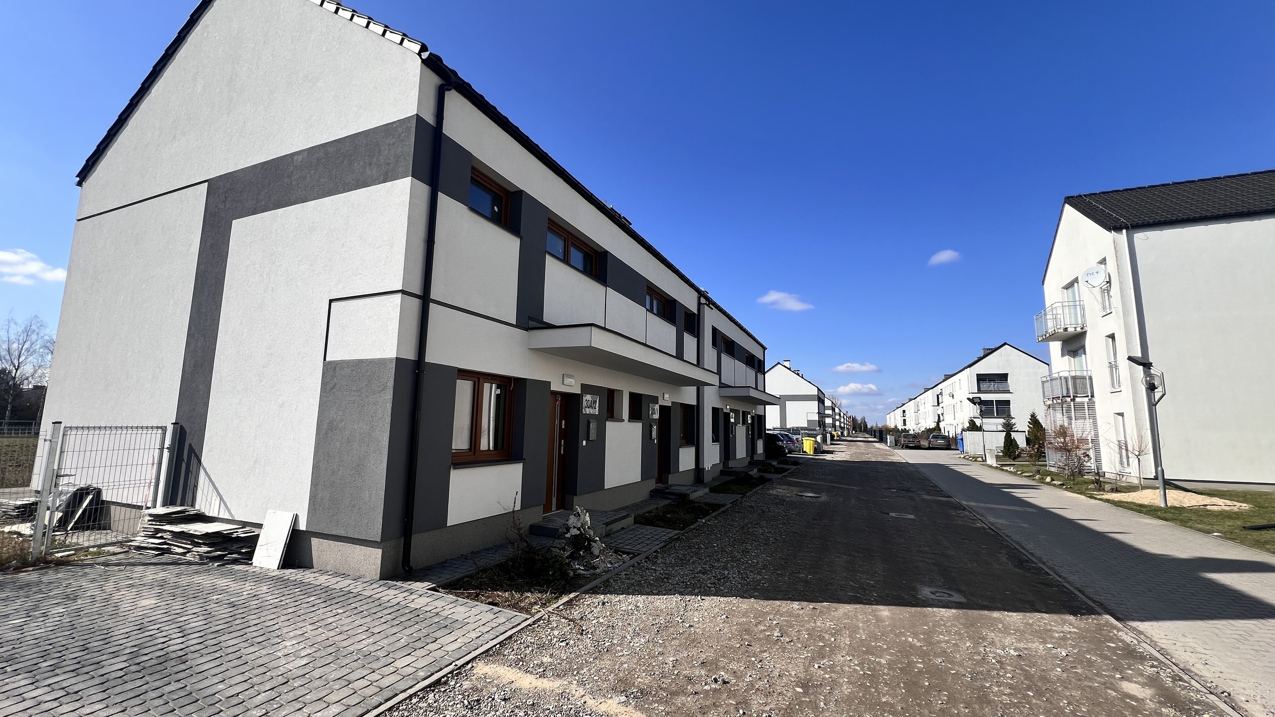 Srodkowy segment szeregowca w Komornikach - zdjęcie 17