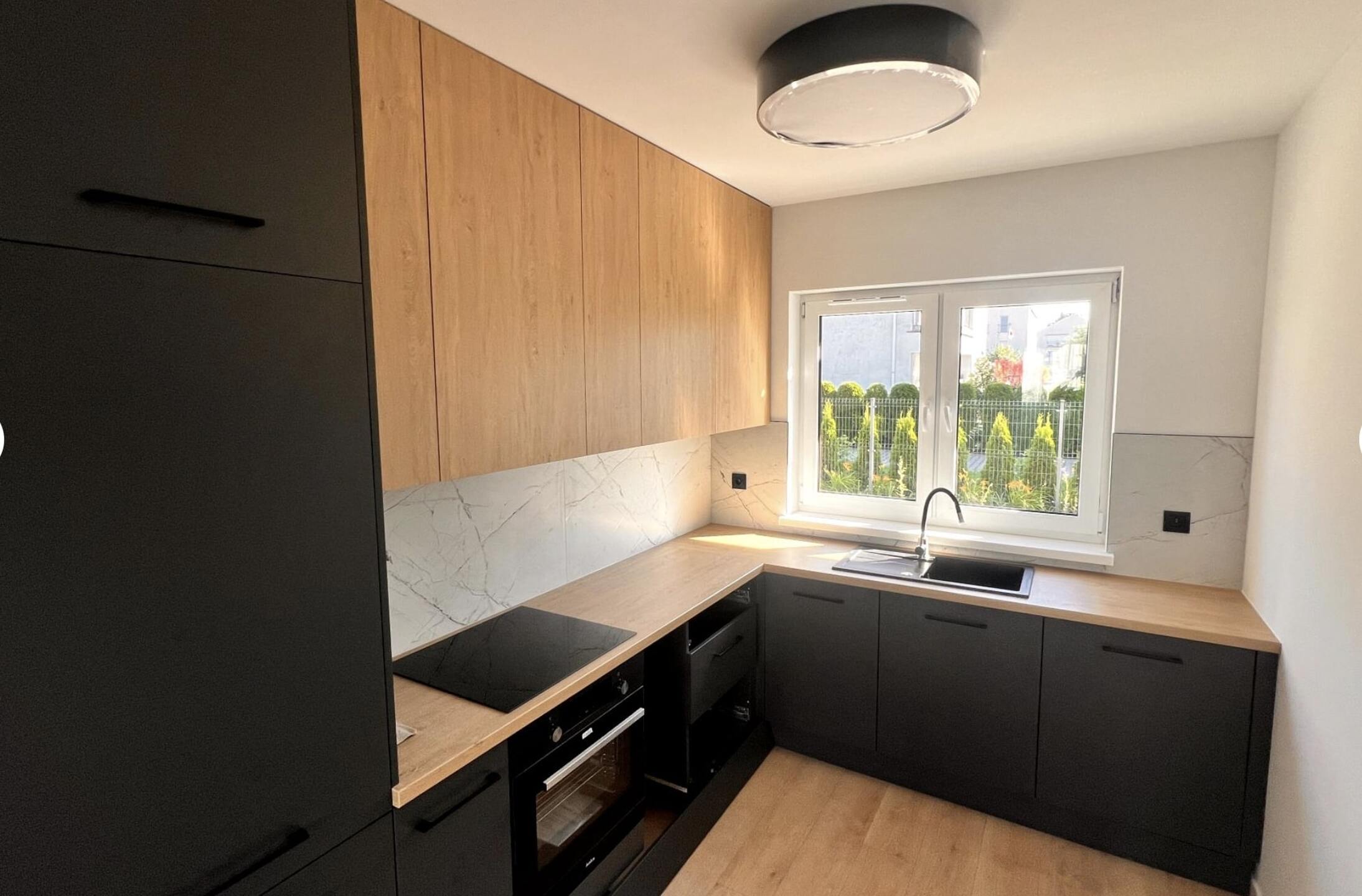 Srodkowy segment szeregowca w Komornikach - zdjęcie 3