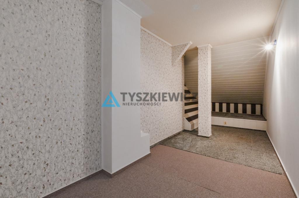 Obiekt mieszkalno-usługowy blisko jeziora. - zdjęcie 19