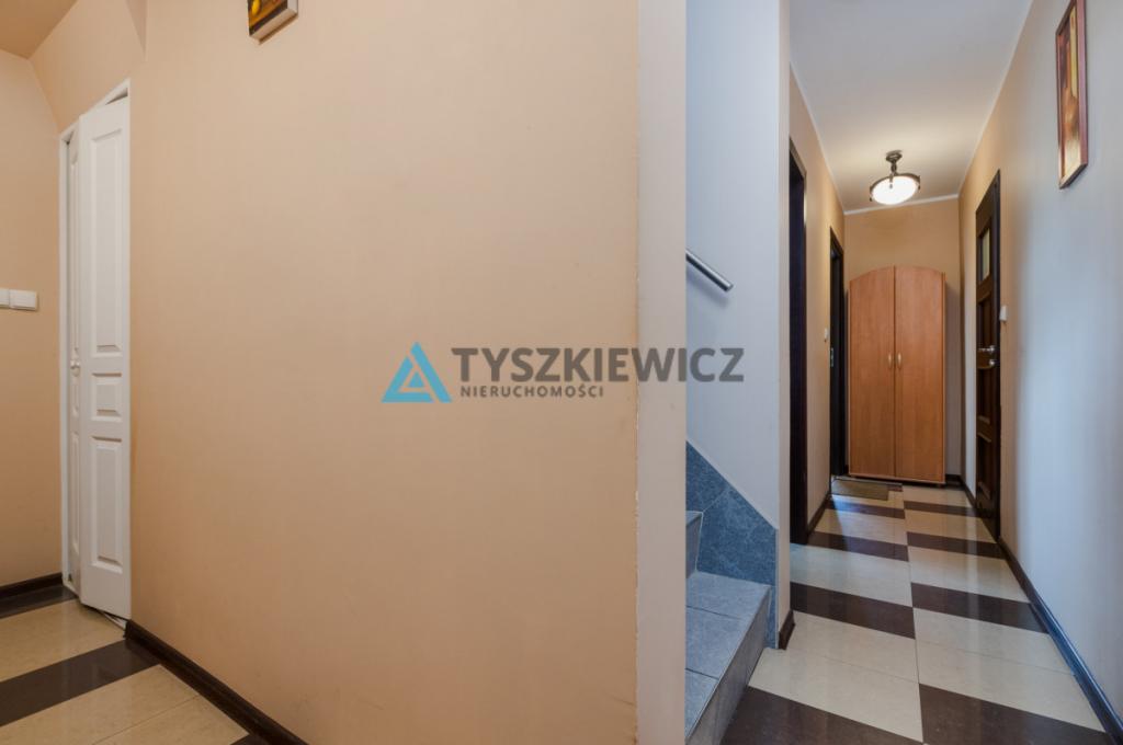 Obiekt mieszkalno-usługowy blisko jeziora. - zdjęcie 11