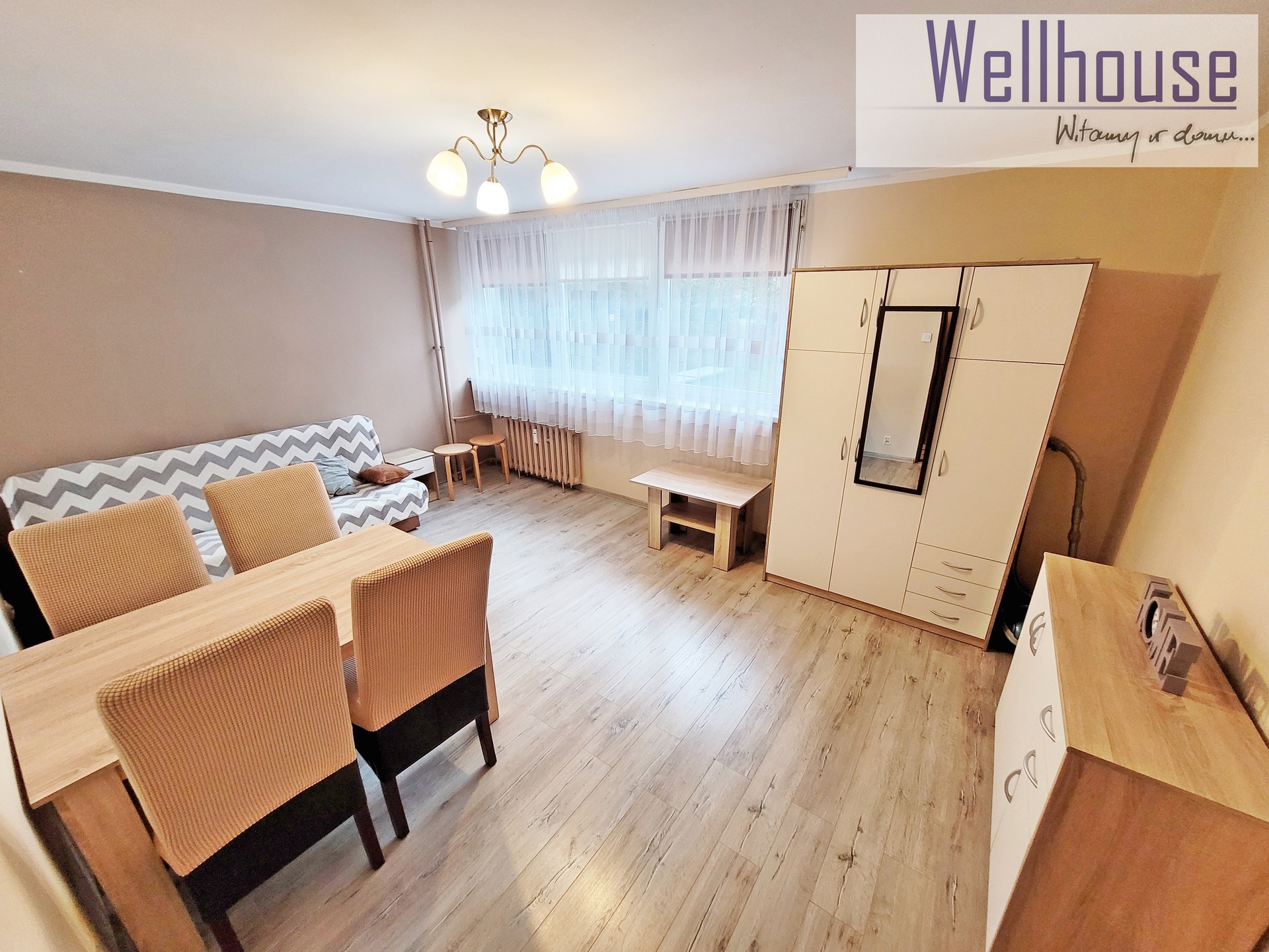 Kawalerka koło SkyTowera - świetna lokalizacja, dobra inwestycja - zdjęcie 1