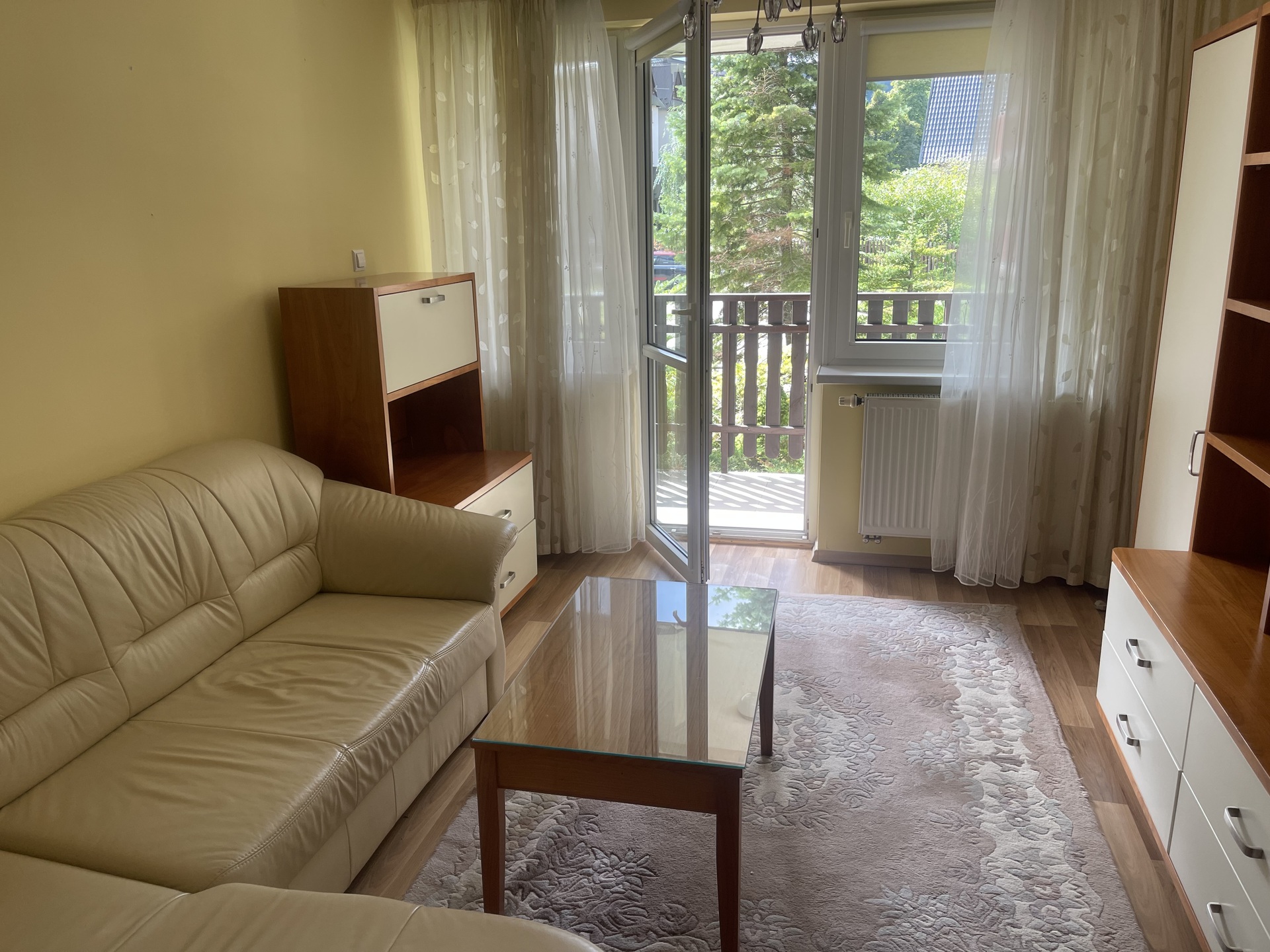 Do sprzedaży mieszkanie 3-pokojowe 48 m2 z garażem -Zakopane-ul. Za Cieszynianką - zdjęcie 2