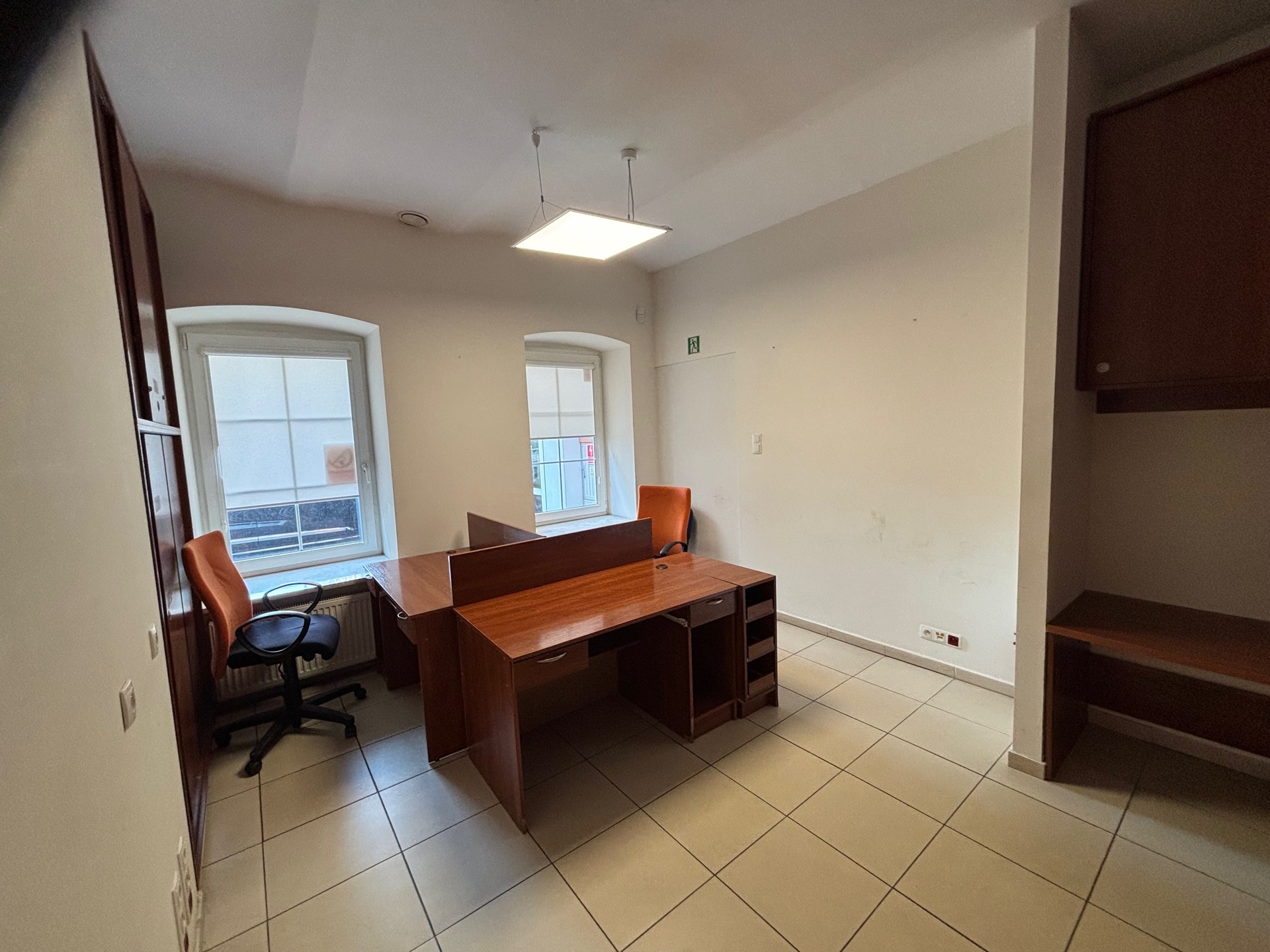 BIURO KALEŃSKA W POBLIZU RONDA WIATRACZNA - zdjęcie 1